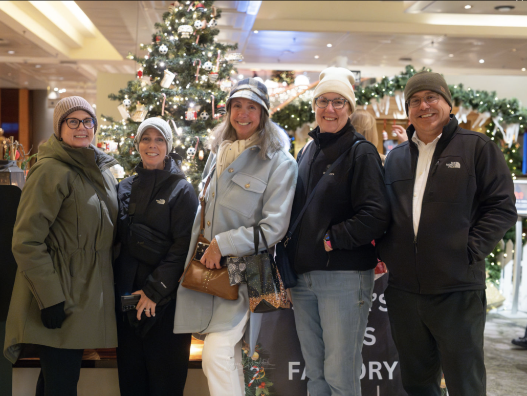 Getting ready for Christmas Market Tour Christmas tour group in Vienna